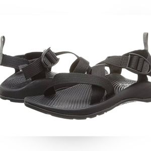 Chaco Z1 kids all black, EUC